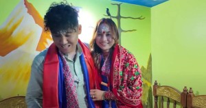 डोना थापाले देवी मगरसंग कसे लगनगाँठो