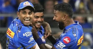 कोलकातालाई हराउँदै मुम्बईको पहिलो जित