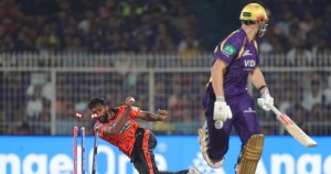 हैदराबादको पहिलो जित ,कोलकत्ता ६५ रनले पराजित