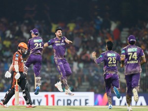 कोलकातासामु हैदरावादले दियो ११४ रनको लक्ष्य 