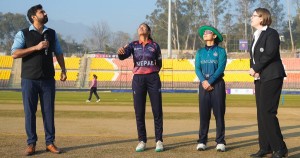 थाइल्यान्ड विरुद्ध टस हारेको नेपाल ब्याटिङ गर्दै