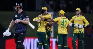 दक्षिण अफ्रिकासंग न्युजल्याण्ड सात विकेटले पराजित 