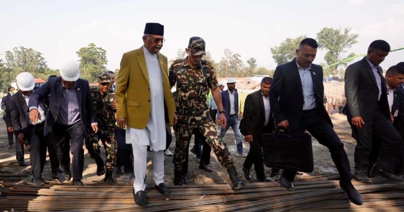 प्रधानमन्त्री ओलीले निरीक्षण गरे त्रिवी मैदान प्यारापिटको निरीक्षण