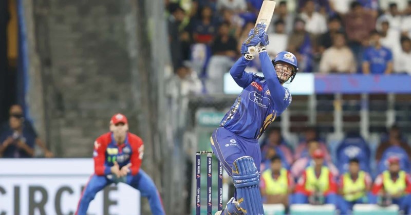 मुम्बईले दिल्लीलाई दियो १८१ रनको चुनौती