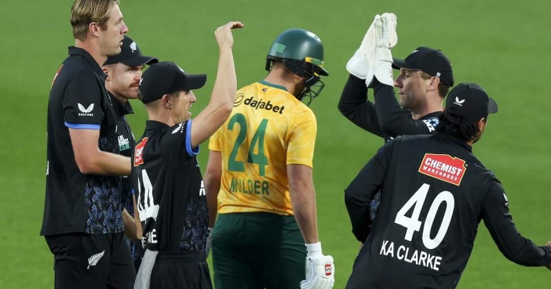 दक्षिण अफ्रिका र न्युजल्याण्डको खेल रोमाञ्चक मोडमा 