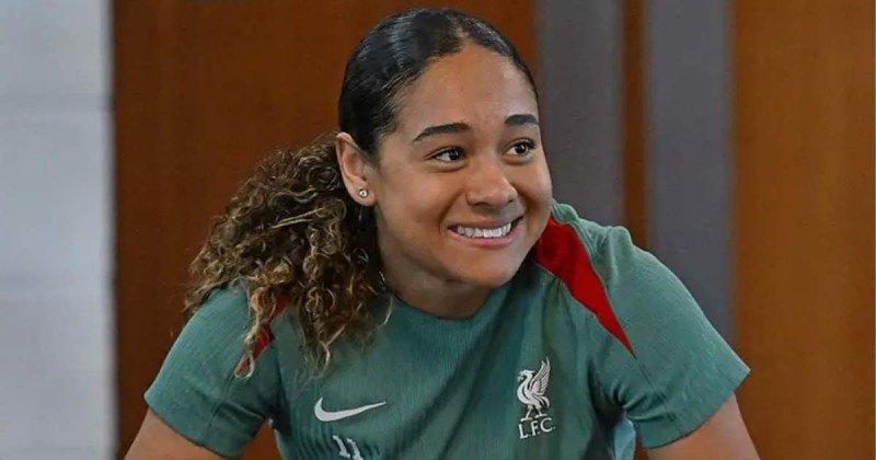 २० वर्षीया स्मिथ महिला फुटबल इतिहासकै महंगी खेलाडी